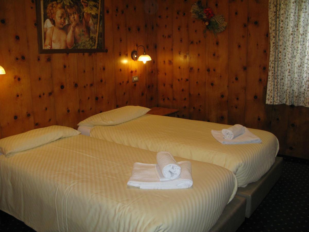 Aparthotel L'arcobi 3*